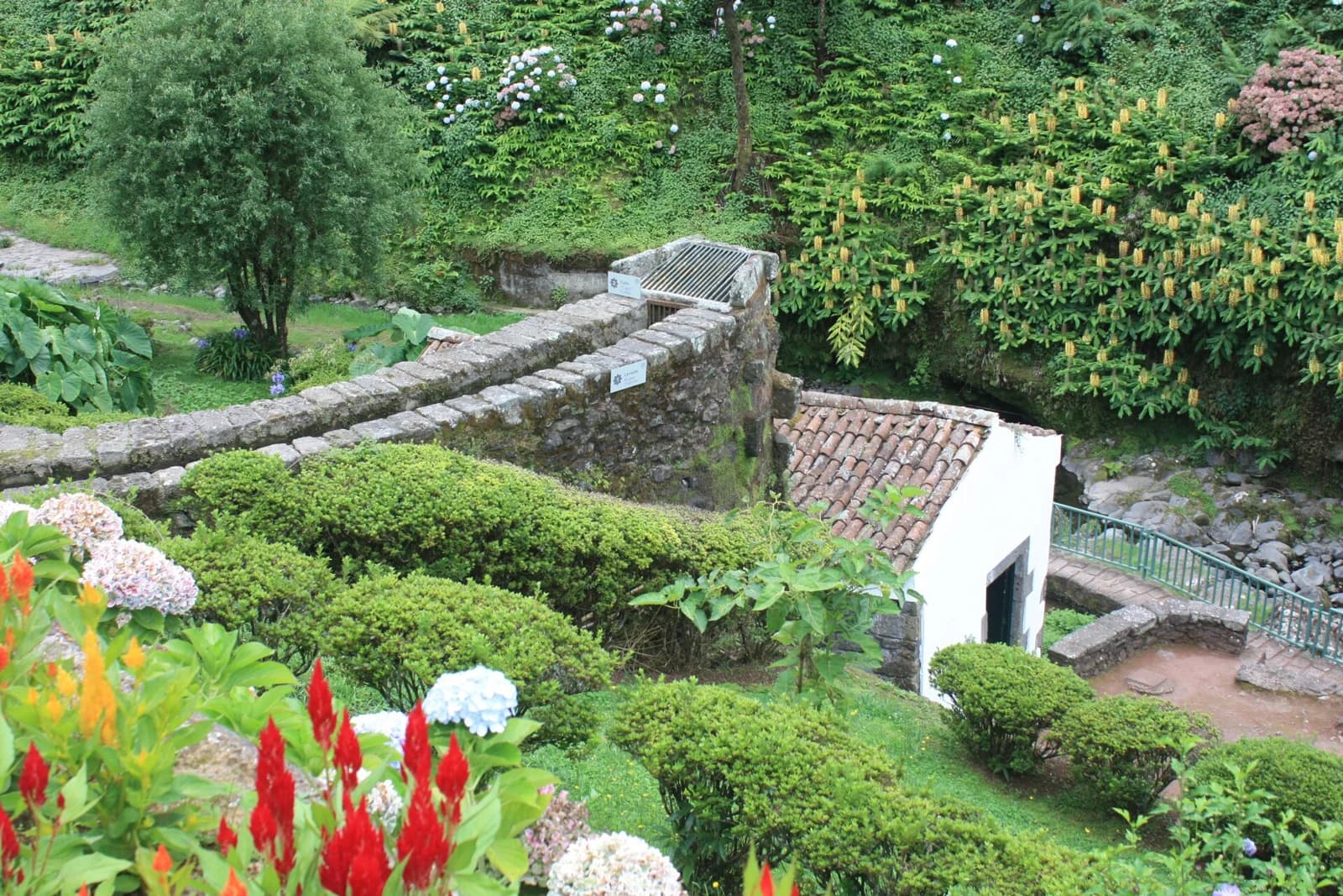Rivière et moulins du parc de Ribeira dos Caldeirões, cadre du canyoning